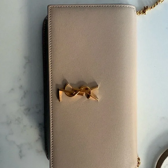 Saint Laurent Cassandre phone holder - Smooth Leather - Picture 2 of 5